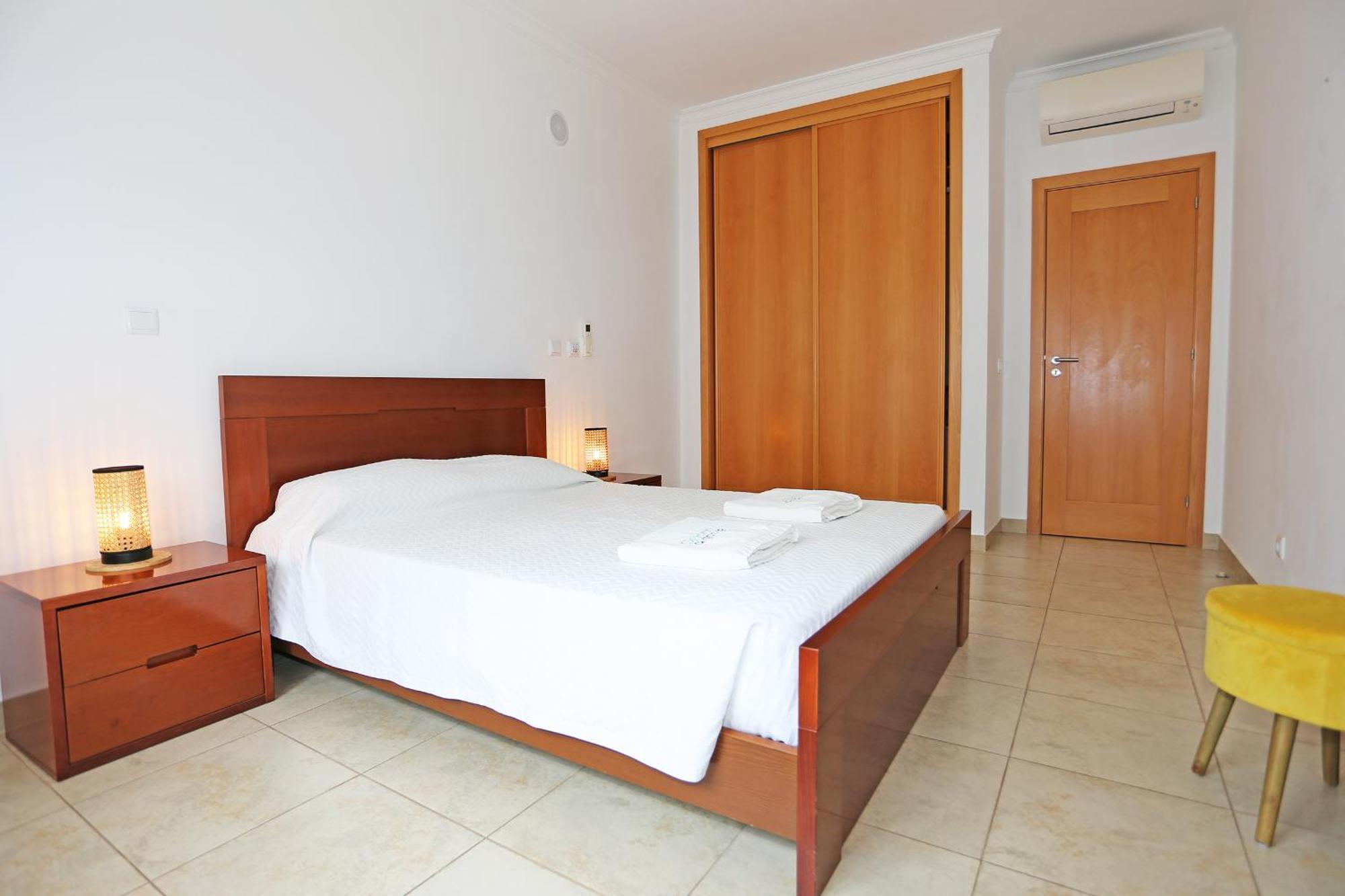 A04 - Large Modern 1 Bed Apartment With Pool Lagos Ngoại thất bức ảnh