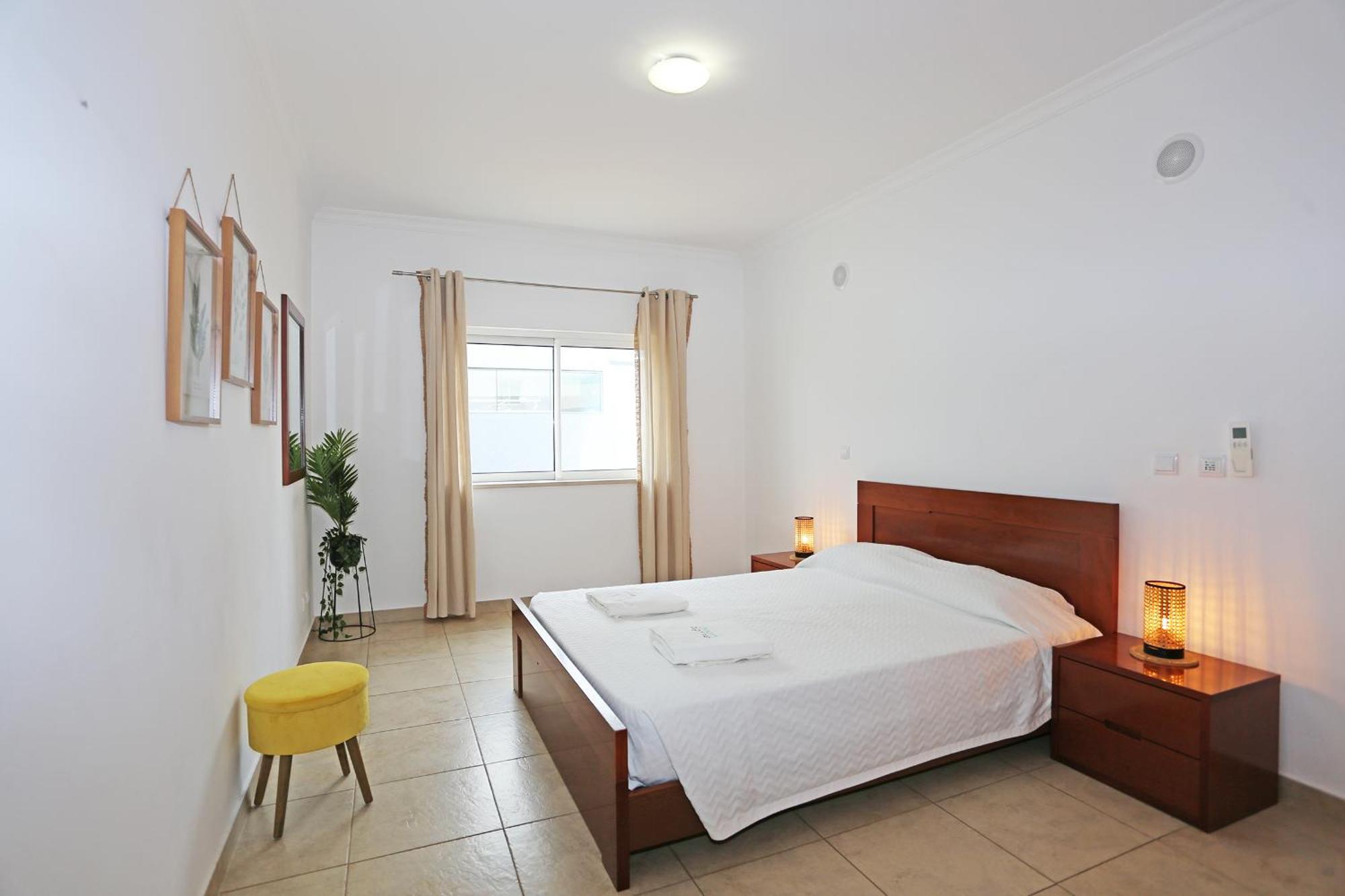 A04 - Large Modern 1 Bed Apartment With Pool Lagos Ngoại thất bức ảnh